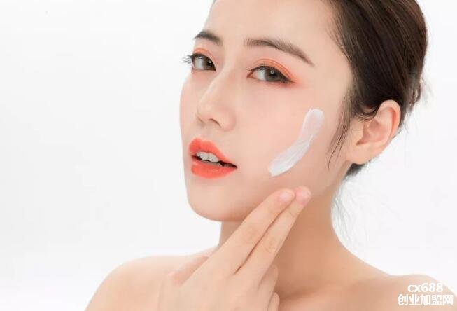 不同年龄阶段,该怎么选护肤品?