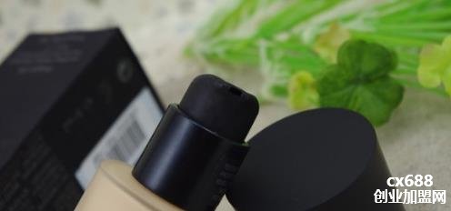 阿玛尼粉底液好用吗,阿玛尼粉底液怎么样